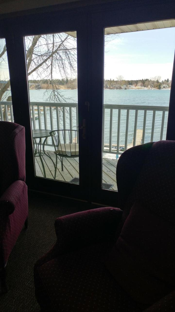 Snug Harbor Inn Sturgeon Bay Kültér fotó