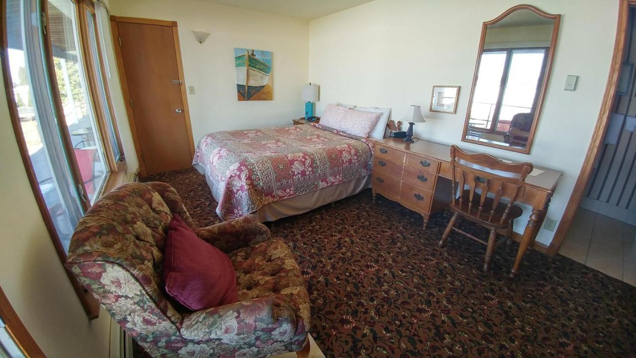 Snug Harbor Inn Sturgeon Bay Kültér fotó